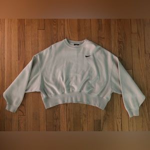 WOMEN’S NIKE CROPPED SWEATSHIRT